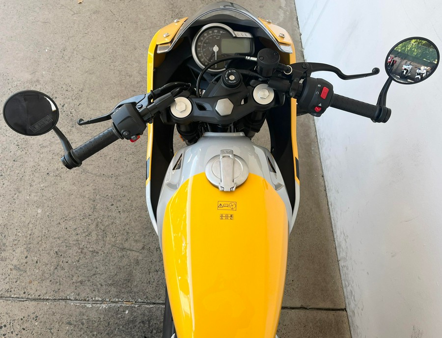 2026 Triumph THRUXTON 400