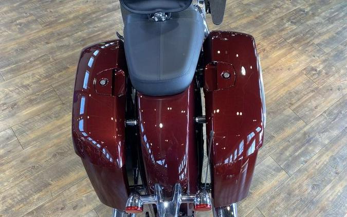 2023 Indian Motorcycle® Challenger® Limited Maroon Metallic