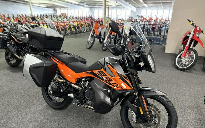 2021 KTM Adventure 890