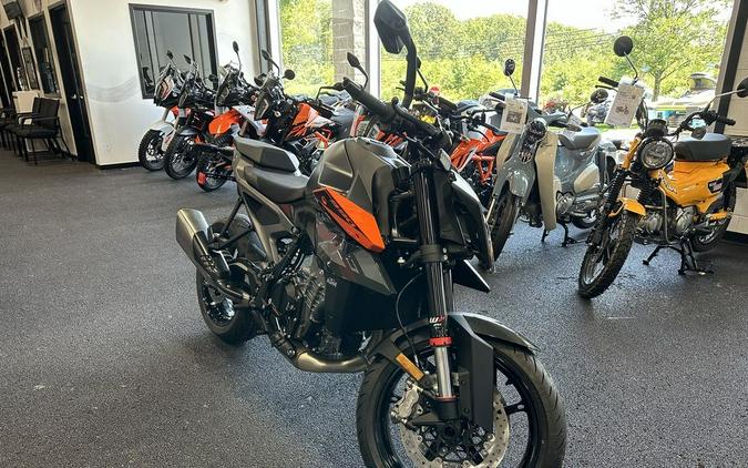 2024 KTM 990 Duke