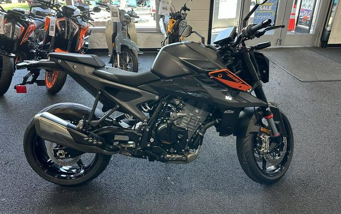 2024 KTM 990 Duke