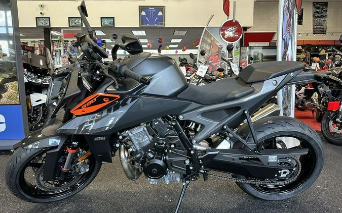 2024 KTM 990 Duke