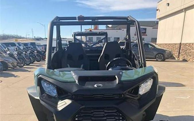 2023 Can-Am Commander DPS 700