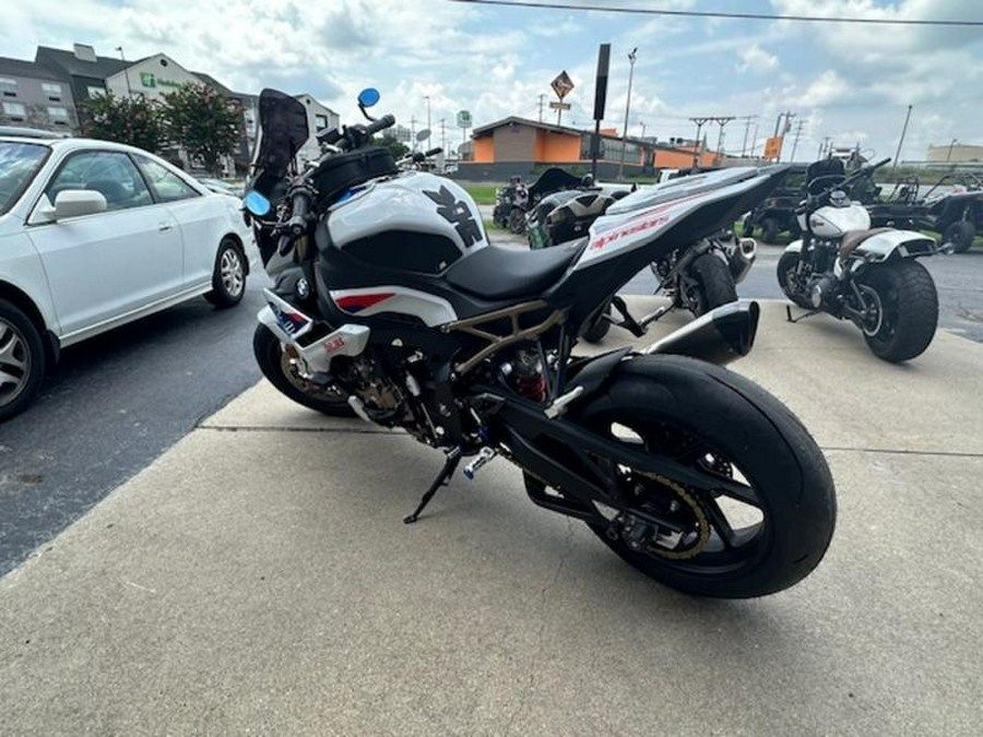 2022 BMW S 1000 R Racing Red