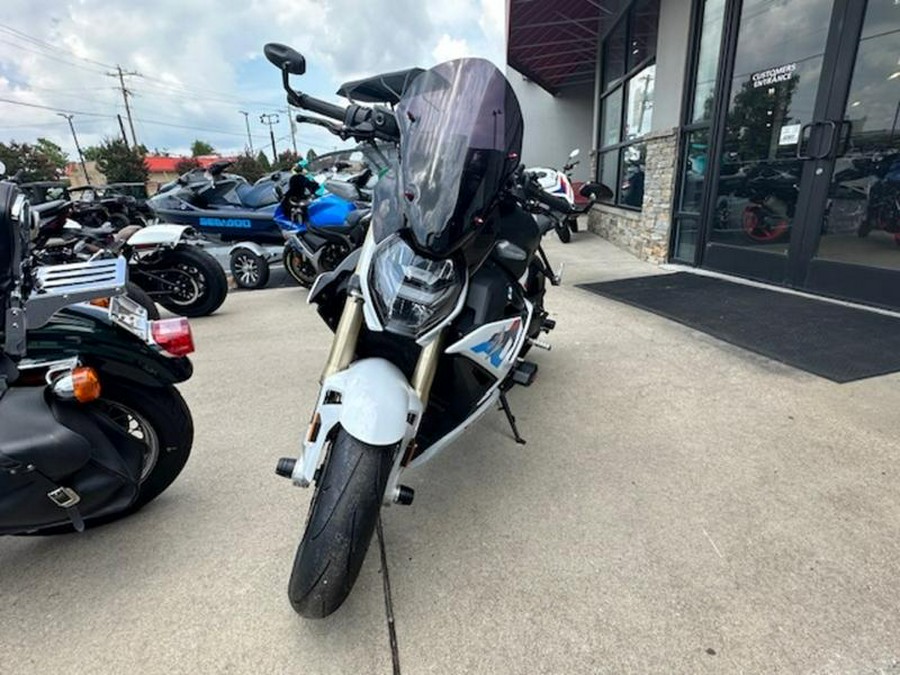 2022 BMW S 1000 R Racing Red