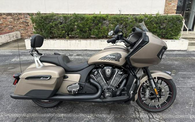 2020 Indian Motorcycle® Challenger Dark Horse Sandstone Smoke