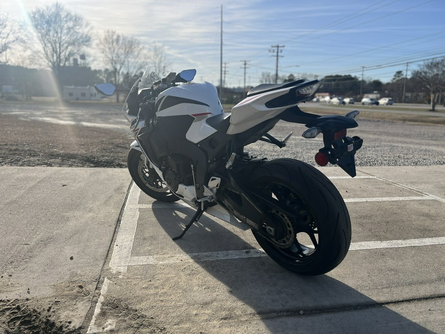 2025 HONDA CBR1000RR - K800225