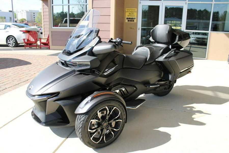 2022 Can-Am® Spyder RT Limited Dark Wheels