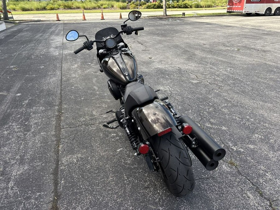 2024 Indian Motorcycle® Sport Chief Icon Smoky Quartz Metallic Pearl