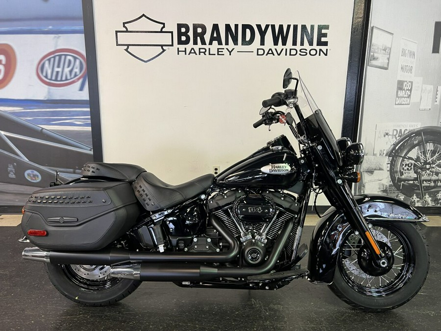 2024 Harley-Davidson Heritage Classic Vivid Black FLHCS
