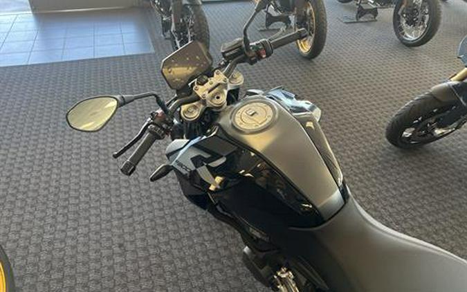 2025 BMW F 900 R