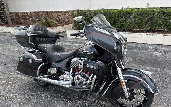2020 Indian Motorcycle® Roadmaster® Elite Thunder Black Vivid Crystal Over Gunmetal Flake