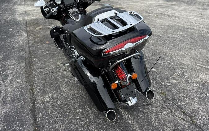 2020 Indian Motorcycle® Roadmaster® Elite Thunder Black Vivid Crystal Over Gunmetal Flake