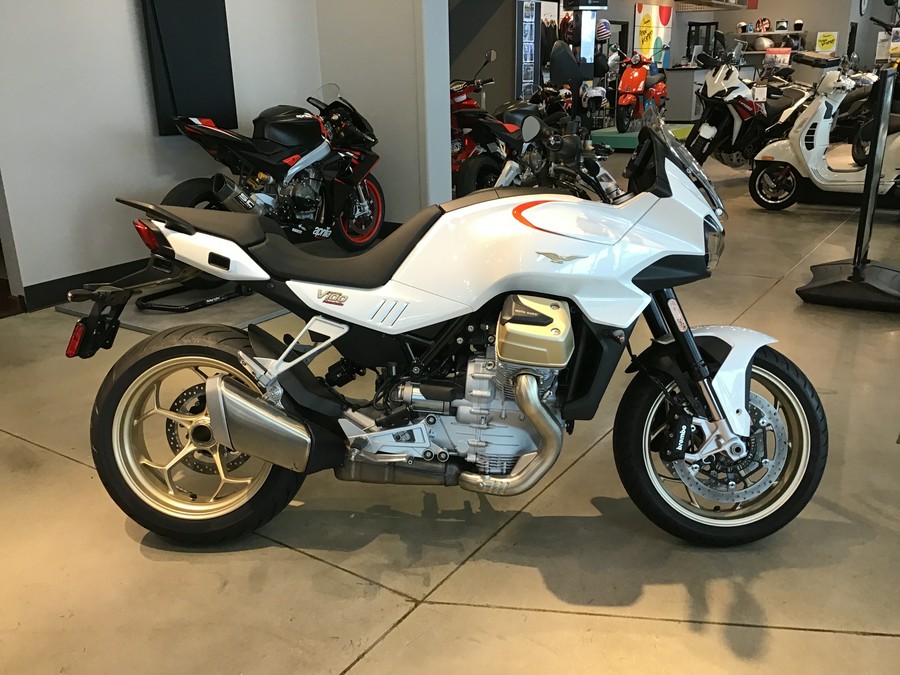 2023 Moto Guzzi V100 Mandello