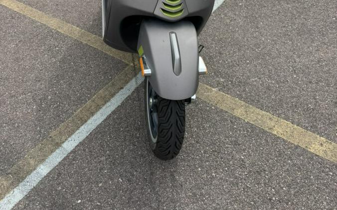 2024 Vespa GTS Super 300 Tech