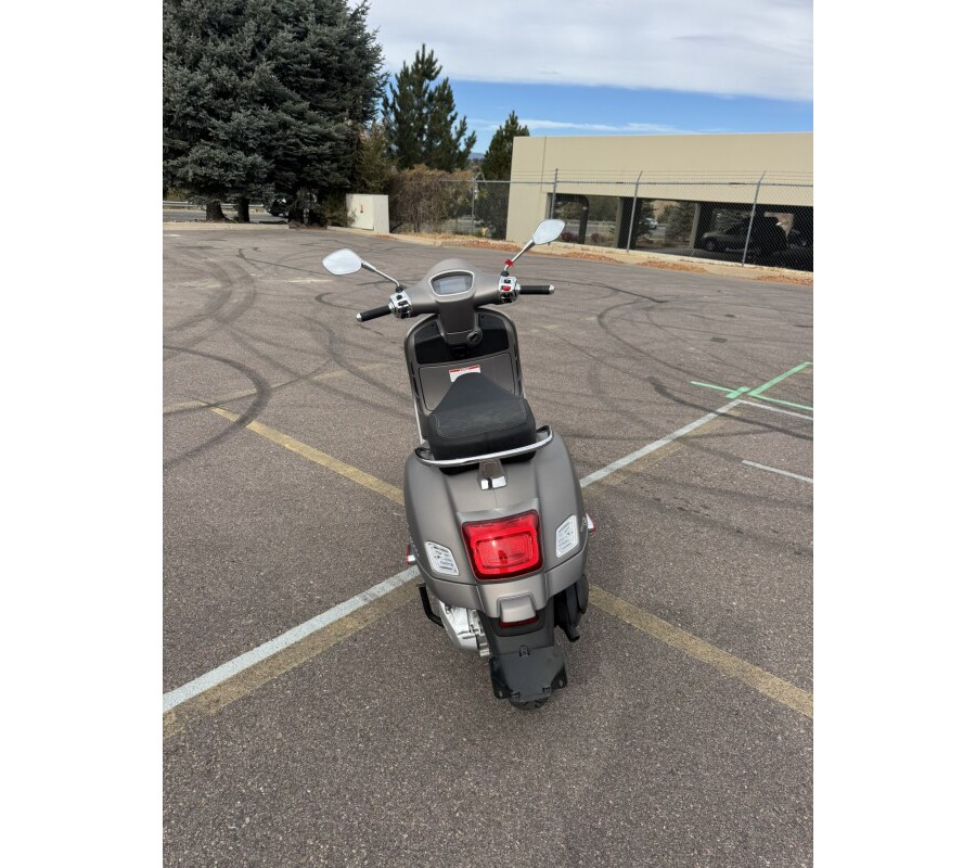 2024 Vespa GTS Super 300 Tech