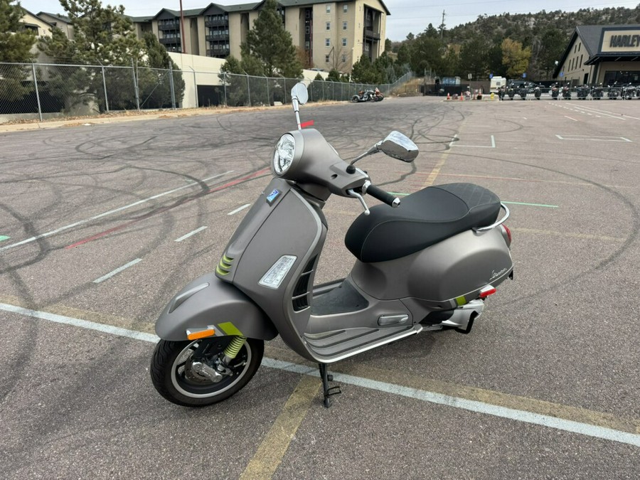 2024 Vespa GTS Super 300 Tech