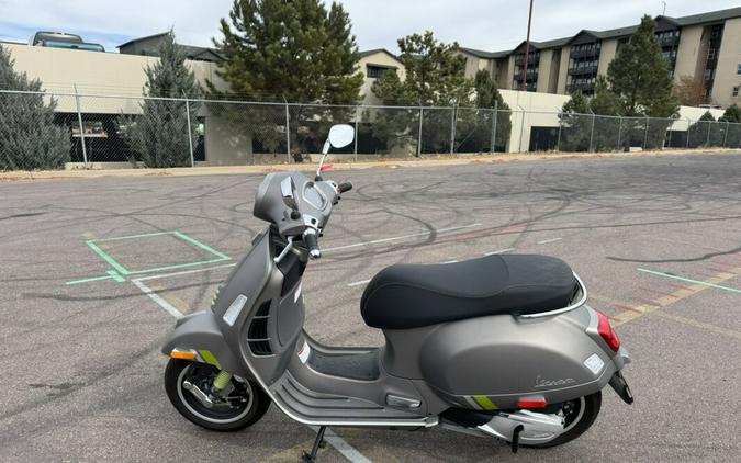 2024 Vespa GTS Super 300 Tech