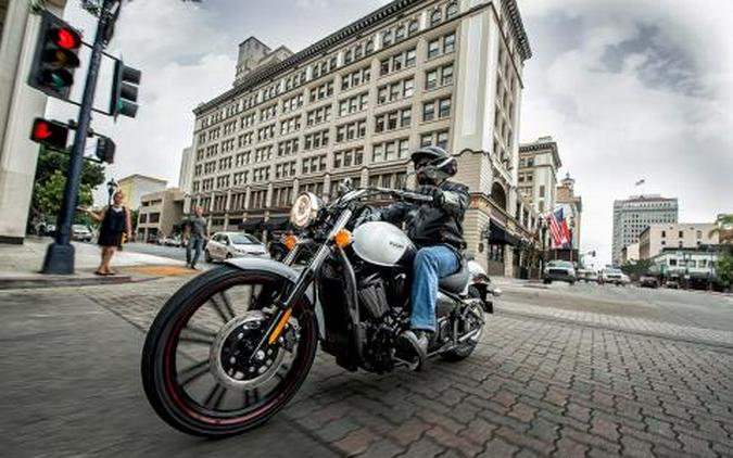 2016 Kawasaki Vulcan 900 Custom