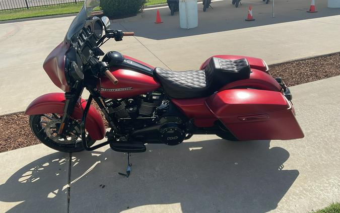 FLHXS 2019 Street Glide® Special