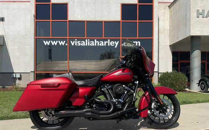 FLHXS 2019 Street Glide® Special