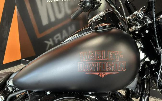 2026 Harley-Davidson® FLHD - Deadwood™