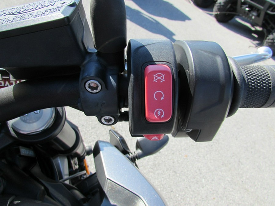 2024 Triumph ST REET TRIPLE R