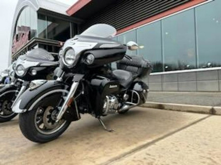 2016 Indian Roadmaster Thunder Black