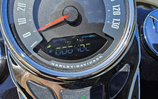 2018 Harley-Davidson® Deluxe