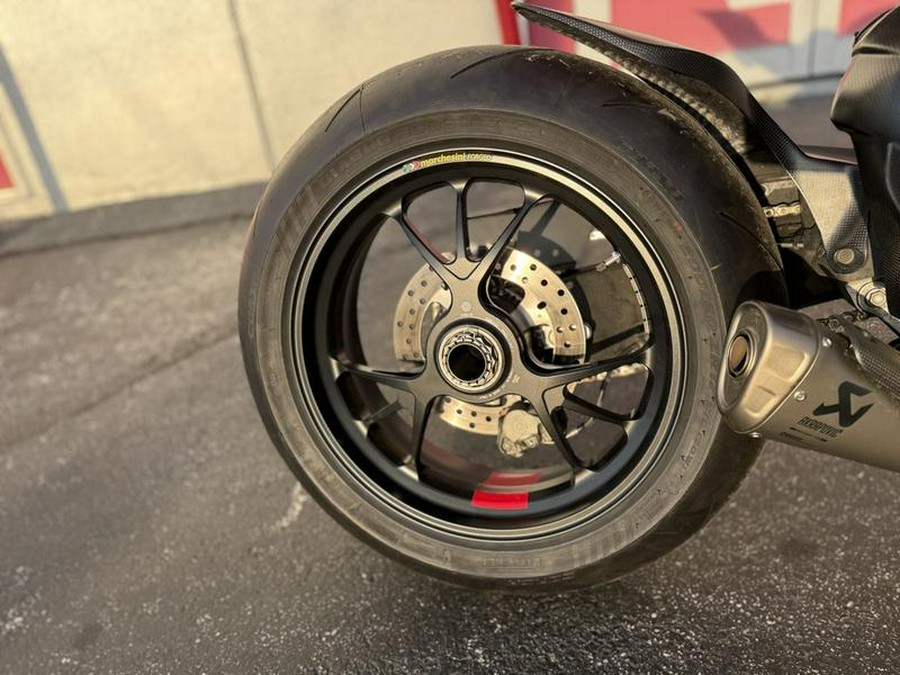 2023 Ducati Streetfighter V4 S Ducati Red