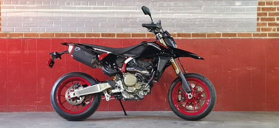 2027 Ducati Hypermotard 698 Mono Nera
