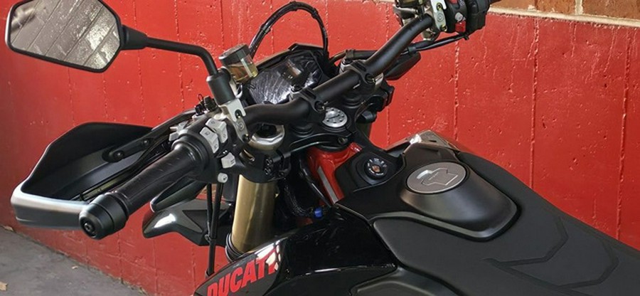 2027 Ducati Hypermotard 698 Mono Nera