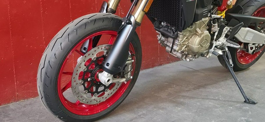 2027 Ducati Hypermotard 698 Mono Nera