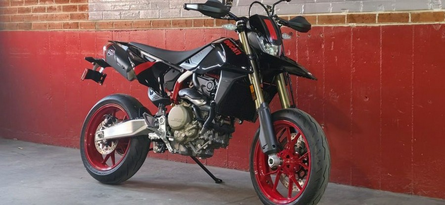 2027 Ducati Hypermotard 698 Mono Nera