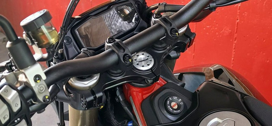 2027 Ducati Hypermotard 698 Mono Nera