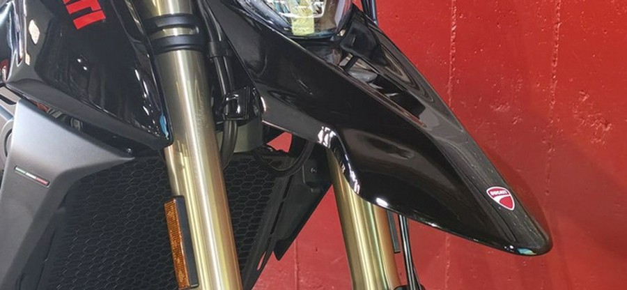 2027 Ducati Hypermotard 698 Mono Nera