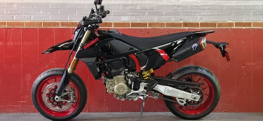 2027 Ducati Hypermotard 698 Mono Nera
