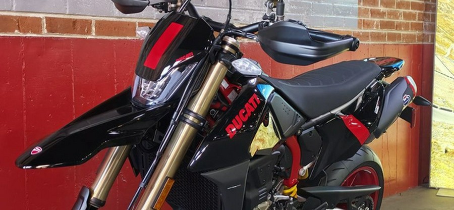 2027 Ducati Hypermotard 698 Mono Nera
