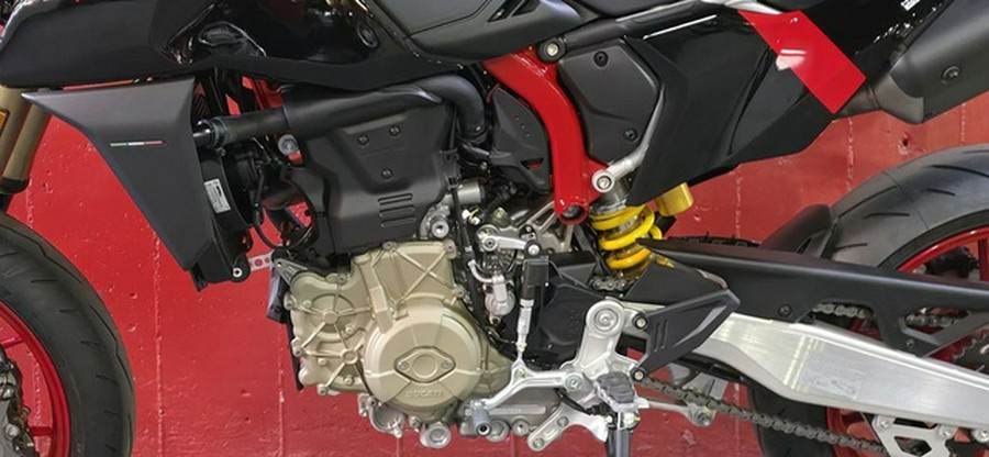 2027 Ducati Hypermotard 698 Mono Nera