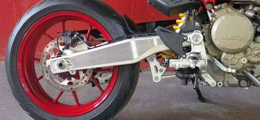 2027 Ducati Hypermotard 698 Mono Nera