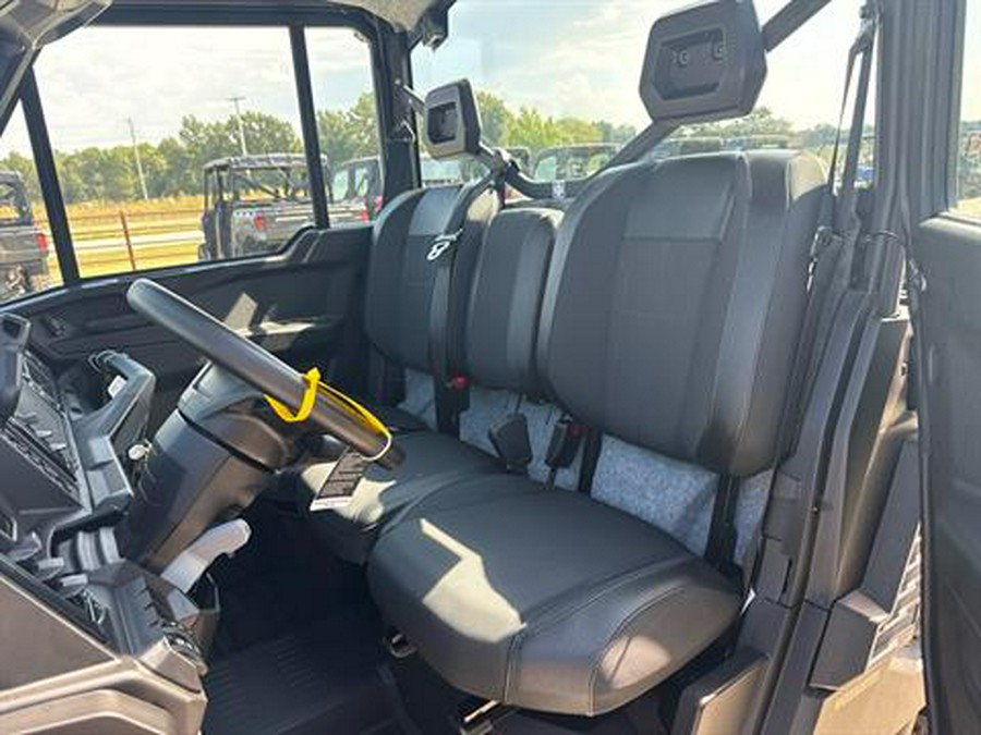 2026 Can-Am Defender XT CAB HD11