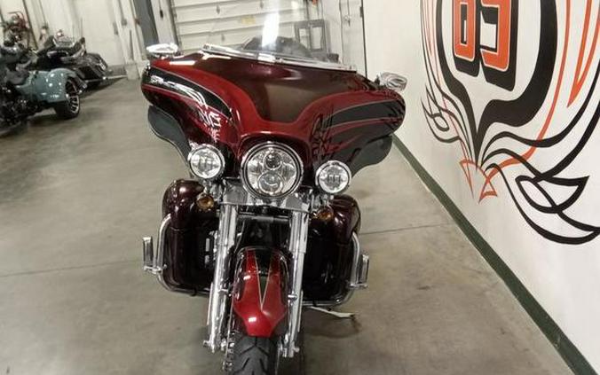 2013 Harley-Davidson® FLHTCUSE8 - CVO™ Ultra Classic® Electra Glide®