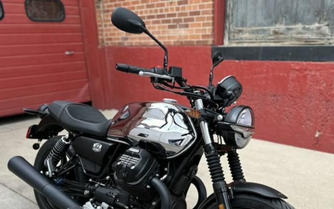 2025 Moto Guzzi V7 Stone