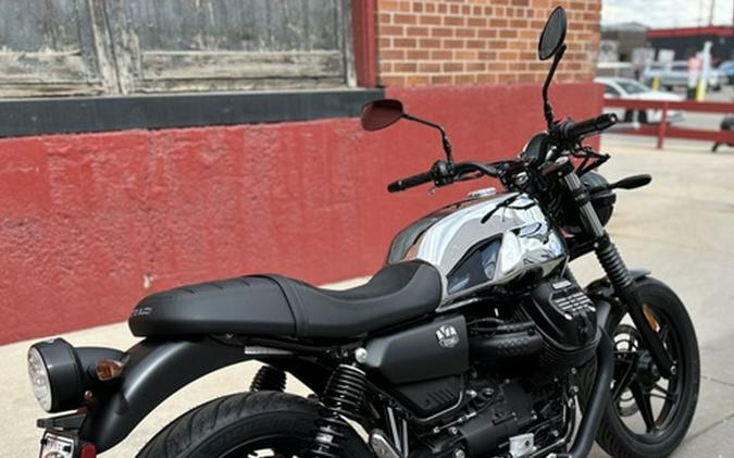 2025 Moto Guzzi V7 Stone