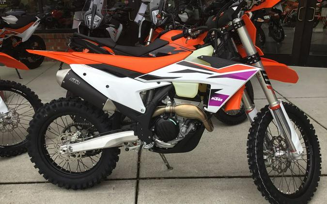 FIRST LOOK! 2024 KTM OFF-ROAD MODELS // 450XCF, 300XC, 350XCF, 125XC, 250XCF & 250XC