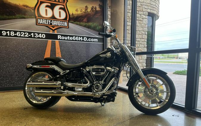 2024 Harley-Davidson Fat Boy 114 VIVID BLACK W/ PINSTRIPE