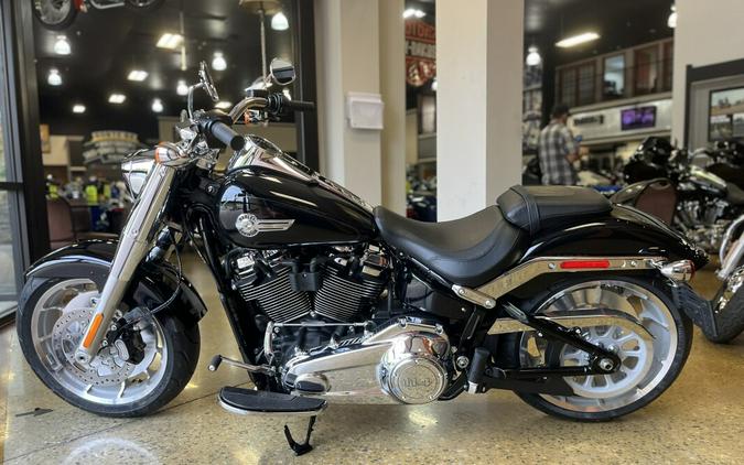 2024 Harley-Davidson Fat Boy 114 VIVID BLACK W/ PINSTRIPE