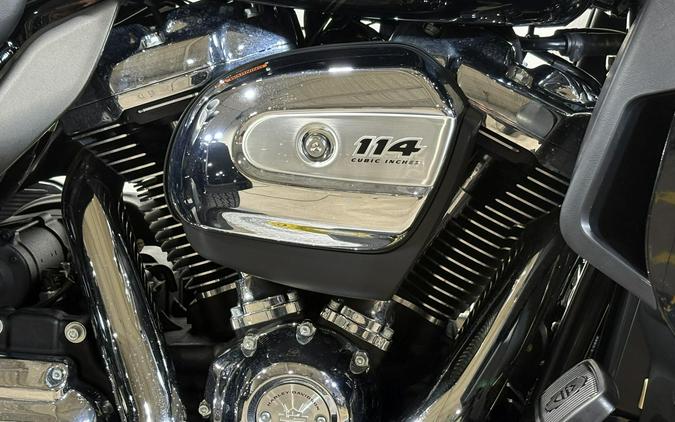 2022 Harley-Davidson® Tri Glide® Ultra Vivid Black
