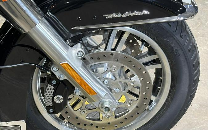 2022 Harley-Davidson® Tri Glide® Ultra Vivid Black