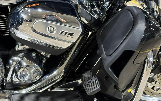 2022 Harley-Davidson® Tri Glide® Ultra Vivid Black
